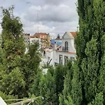 Charming Family In Graca Lisboa