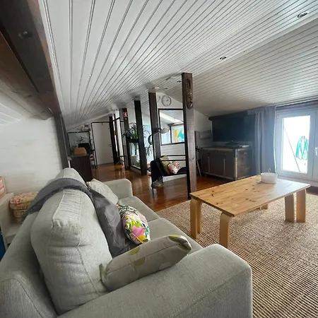 Charming Family In Graca *