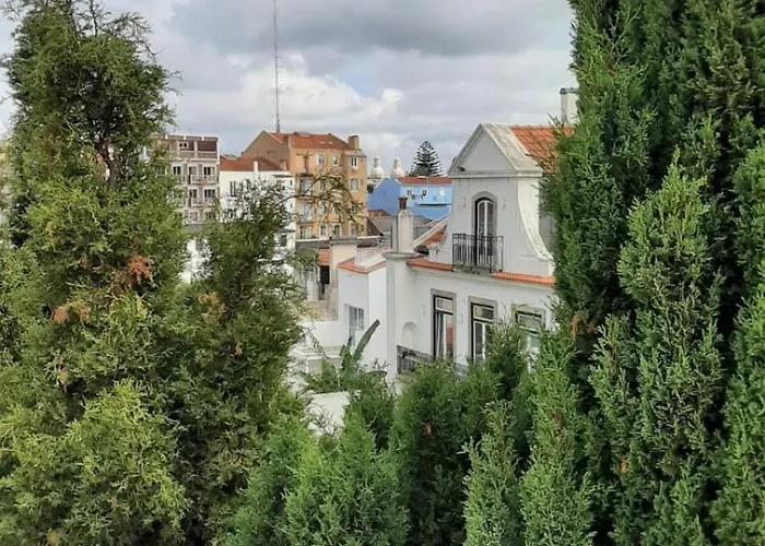 Charming Family In Graca Lissabon