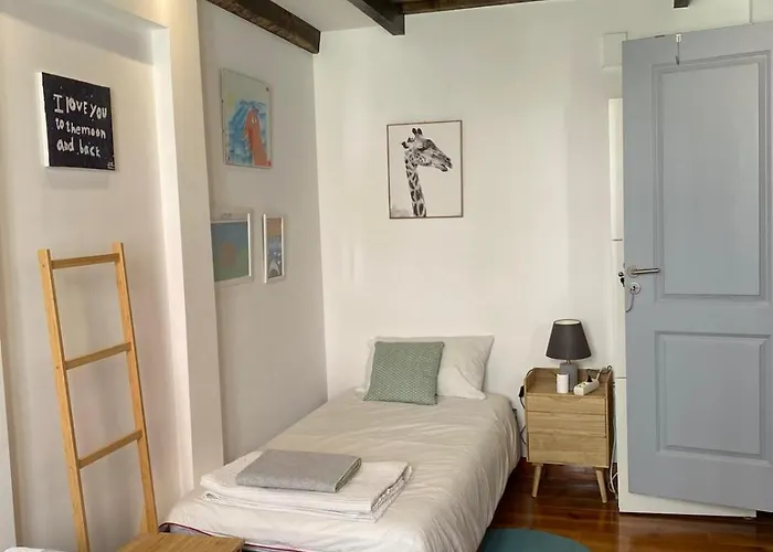 Charming Family In Graca Apartment *