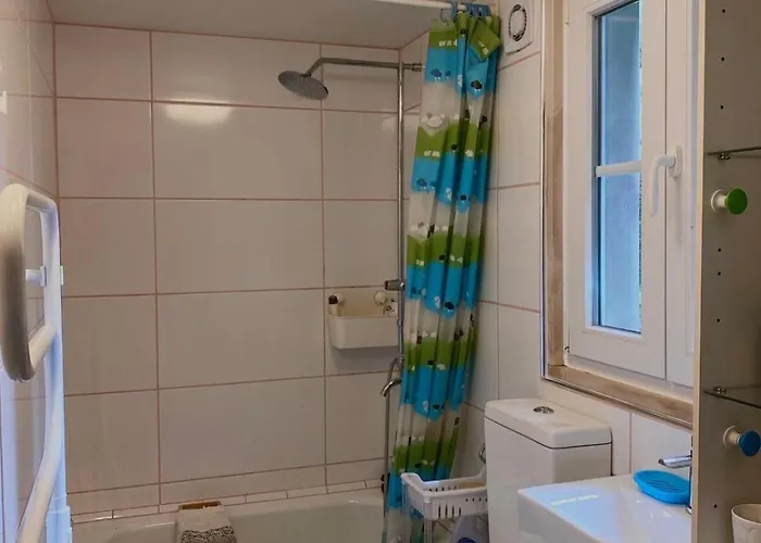 Charming Family In Graca