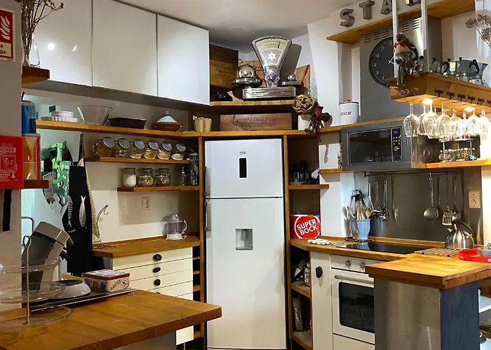 Charming Family In Graca *