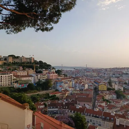 Charming Family In Graça *