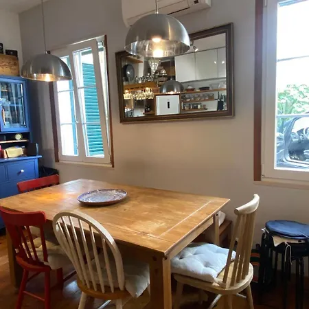 Charming Family In Graça Lisboa