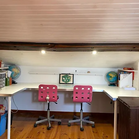 Charming Family In Graça