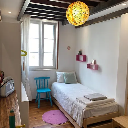 Charming Family In Graca Lisbona