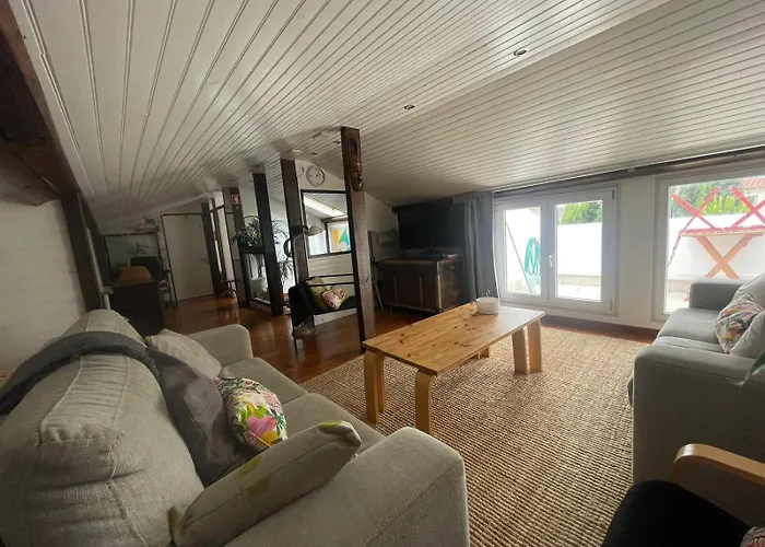 Charming Family In Graca Daire